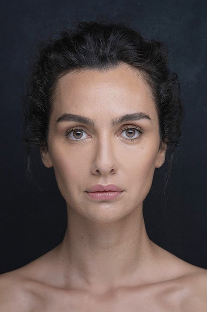 Birce Akalay como Başkomiser Önem Özülkü