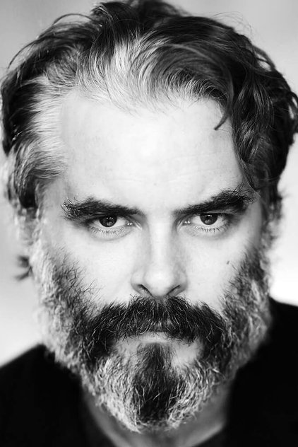 Trystan Gravelle como Compeyson