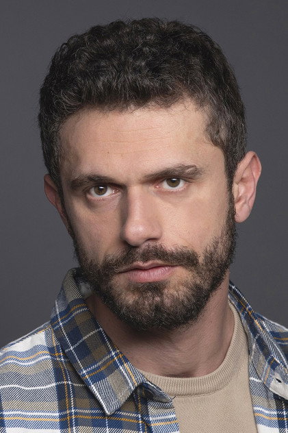 Yiğit Kirazcı como Yusuf