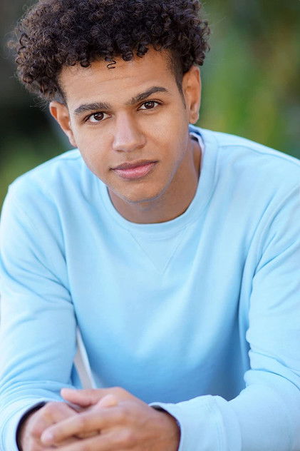 Tyler Lofton como Marcus