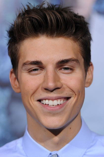 Nolan Gerard Funk como Jack