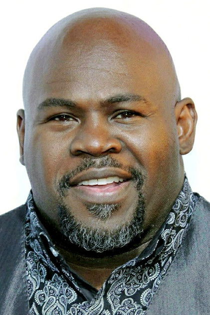 David Mann como Mr. Brown