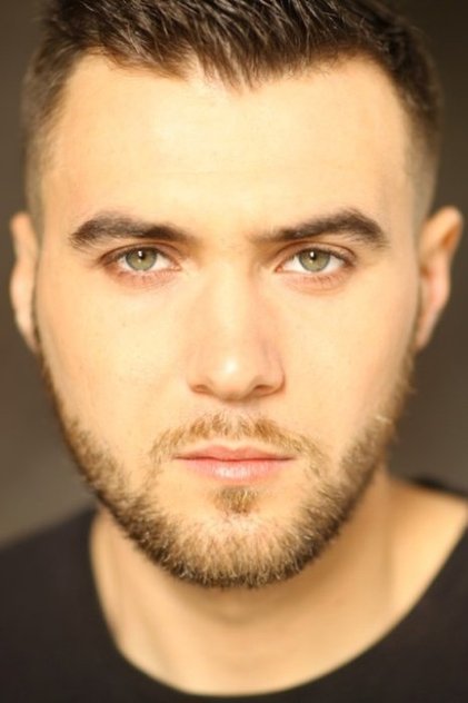 Alexander Babara como Mr. USA