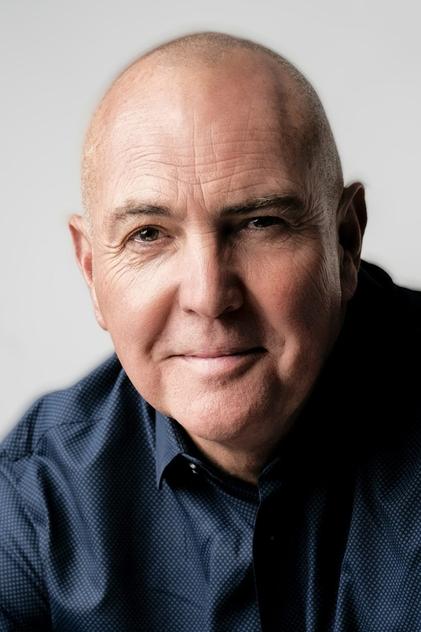 Arnold Vosloo como Johan Langerman