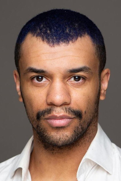 Roderick Kabanga as Roni