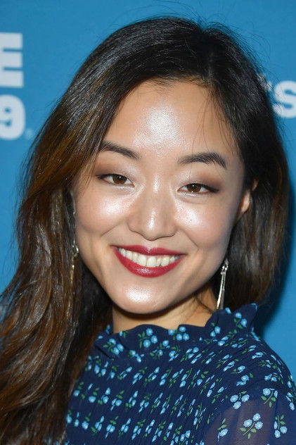 Andrea Bang como Penny