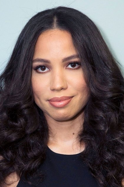 Jurnee Smollett-Bell como Mame Downes
