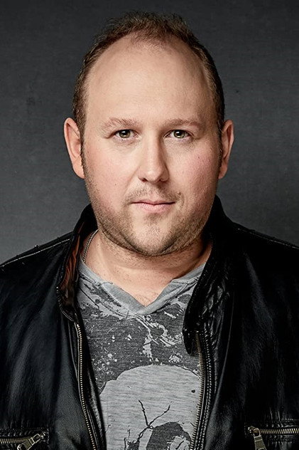 James McDougall como Hammond