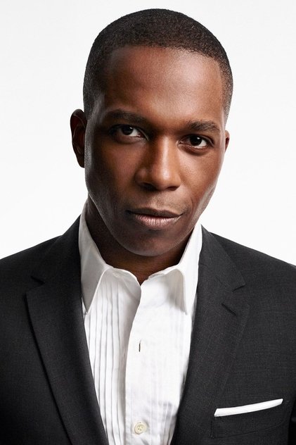 Leslie Odom Jr. dans le rôle de Victor Fielding