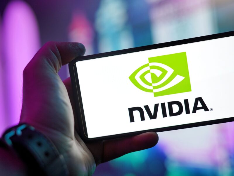 NVIDIA tendió los rieles de la economía de IA — y nadie ha trazado un camino alternativo
