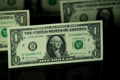 Warsh aguanta en la Fed: tres disidentes colocan septiembre al límite
