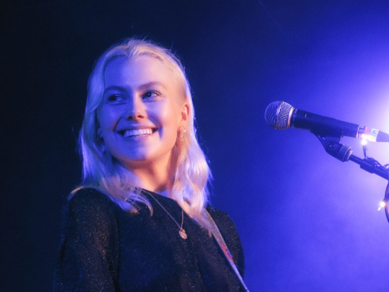 Phoebe Bridgers lanza Lost Boys y anuncia álbum seis años después de Punisher