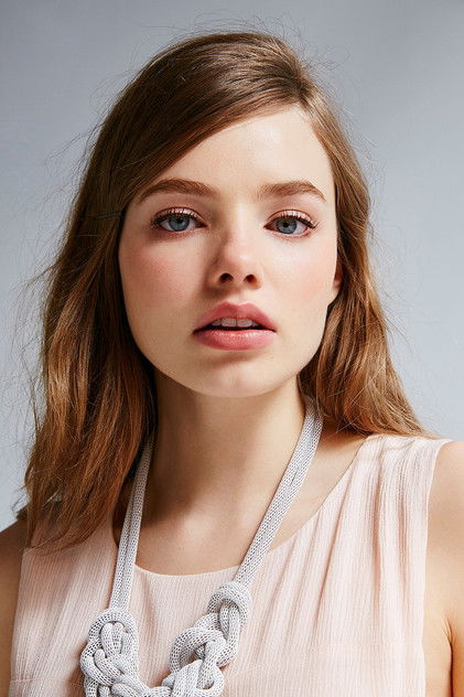 Kristine Froseth nel ruolo di Hunter