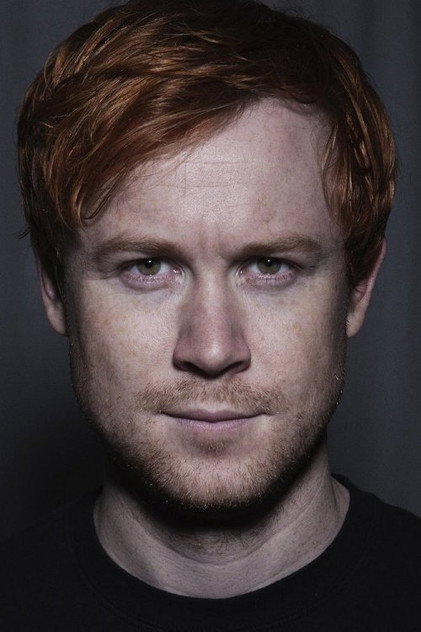 Rolf Kristian Larsen como Arthur