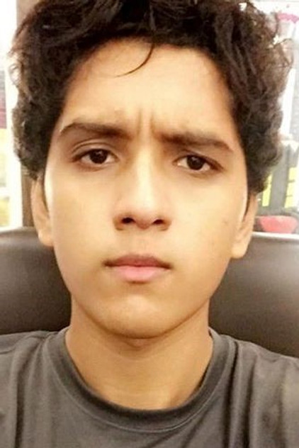 Shivam Vichare como Sachin