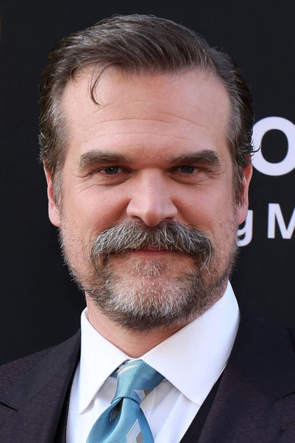 David Harbour como Gaspar