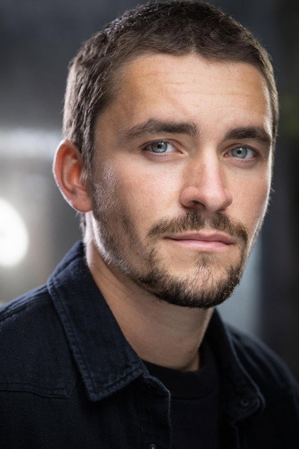 Buck Braithwaite como Alexander the Great
