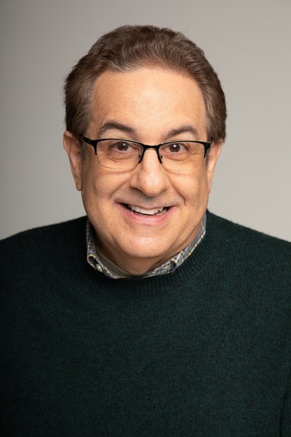 Jeff Bergman como Bugs Bunny / Sylvester / Yosemite Sam / Fred Flintstone (voice)