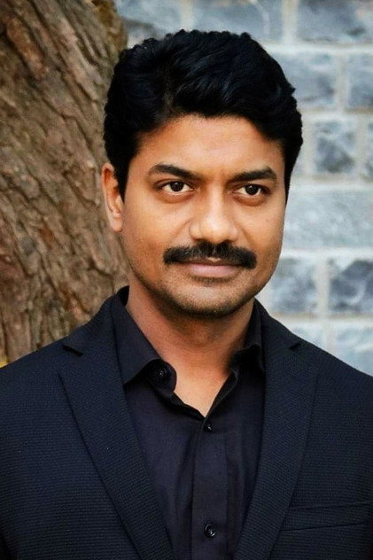 Vikas Kumar as Praveen Kamath