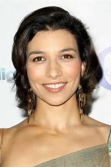Agni Scott como Stateira