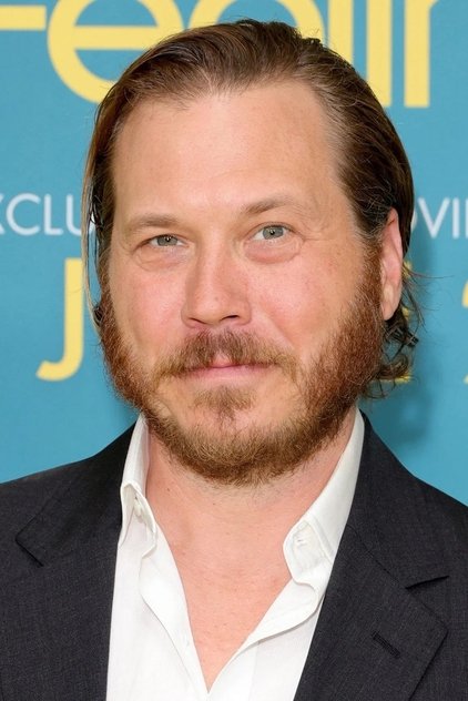 Scott MacArthur como Jim