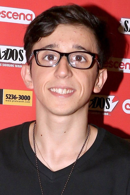 Rodrigo Noya como Patricio