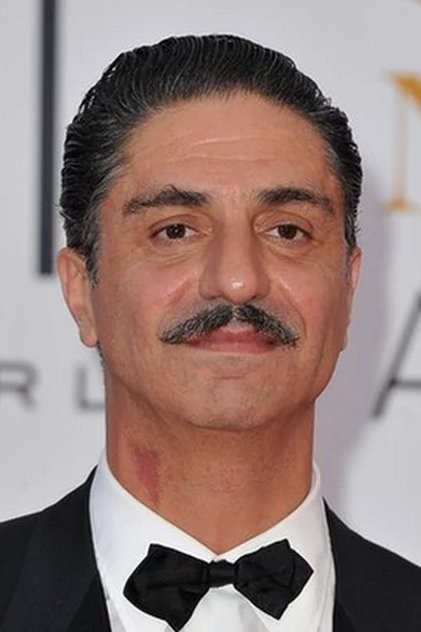 Simon Abkarian como Antoine Marelli