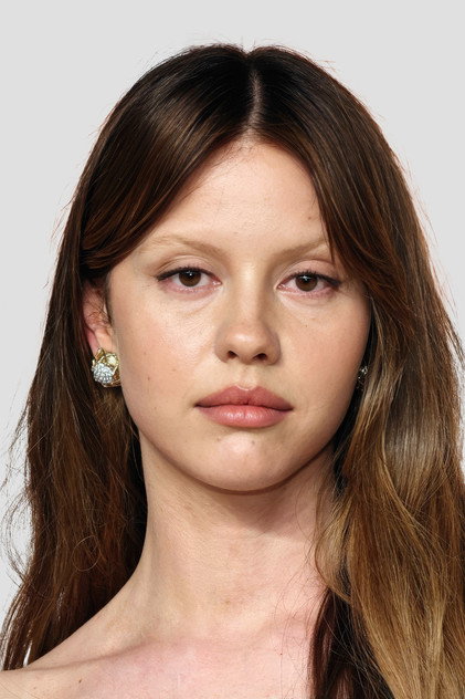 Mia Goth as Gabi Bauer