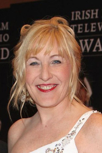 Jennifer Gibney como Cathy Brown