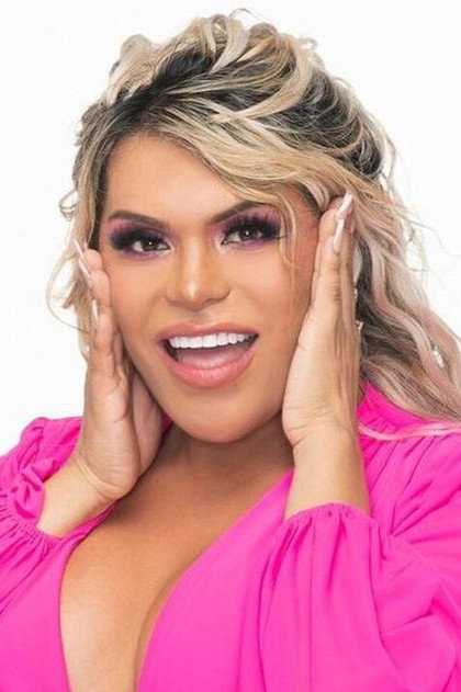 Wendy Guevara as Self - Guest Judge