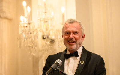 Sam Neill morre aos 78 anos: o ator que os grandes realizadores escolhiam para desaparecer no plano