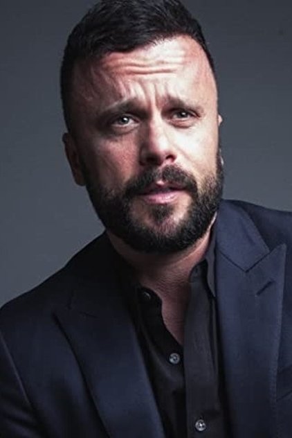 Joris Jarsky as Detective Sergeant Rogers