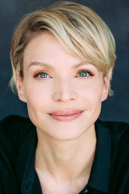 Kristin Lehman som Annie Flynn