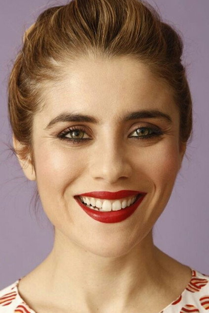 Greta Scarano as Giulia