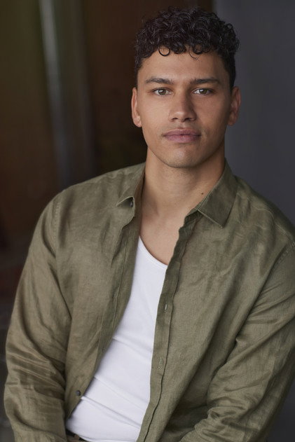 Jayden Daniels en tant que Gabriel