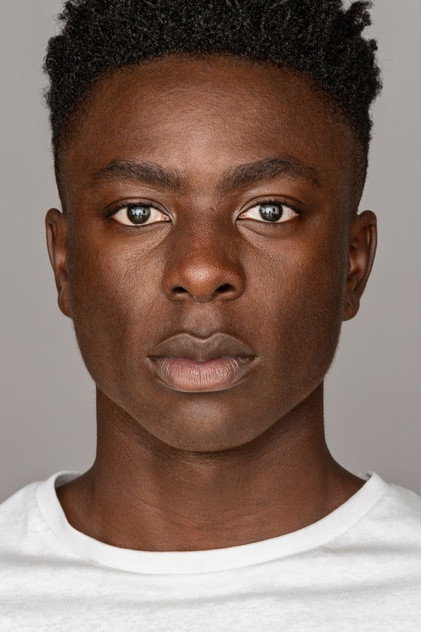 Olatunji Ayofe nel ruolo di Jim