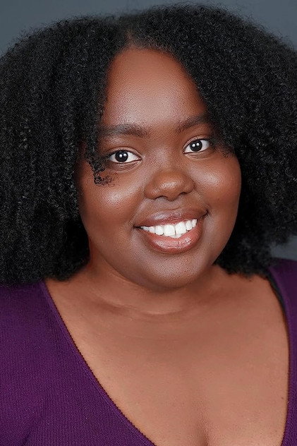 Kayla Njeri como Mercedes