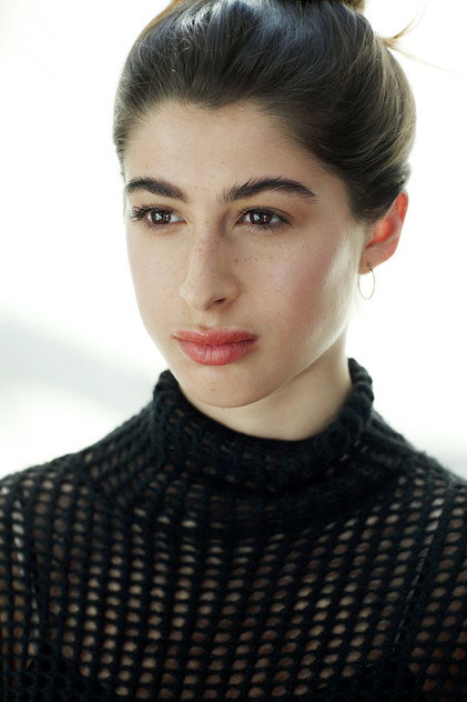 Nina Pons as Olivia