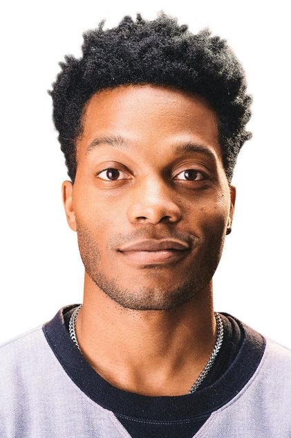 Jermaine Fowler como Clifton