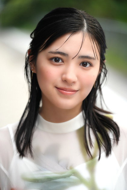 平川結月 como Code Number: Six