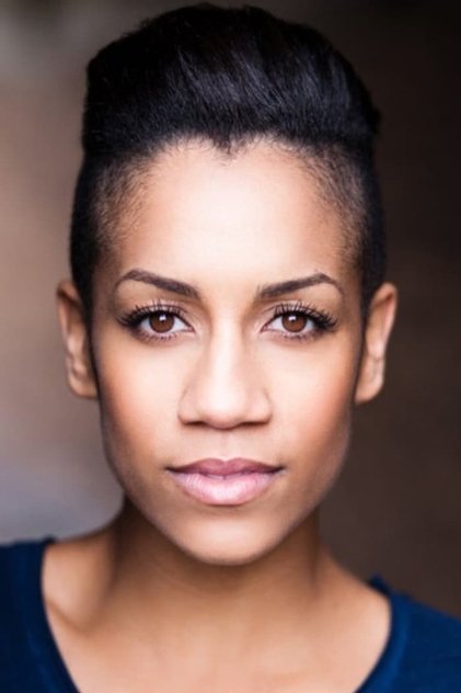 Dominique Tipper as Agent Jennifer Smith