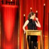 ティナ・フェイ：アメリカコメディの鋭い機械から、Netflixの人間ドラマへ