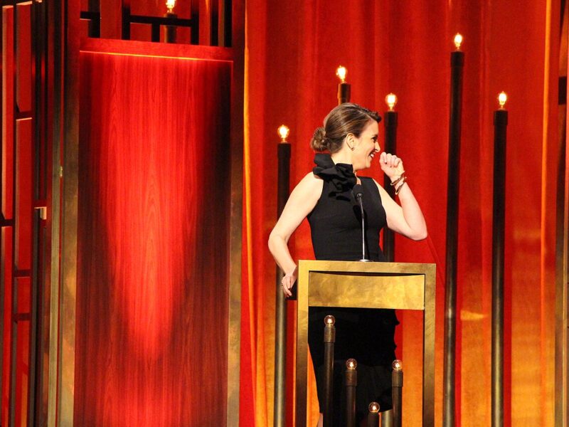 Tina Fey: da máquina de sátira ao humor sobre o tempo que passa
