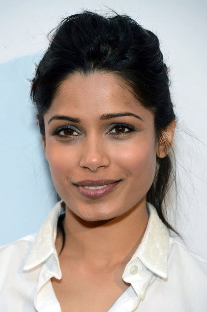 Freida Pinto como Amanda