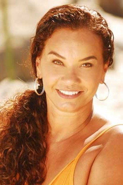 Solange Couto as Cristina