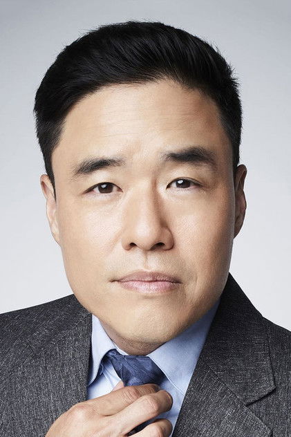 Randall Park dans le rôle de Hunter (voice)