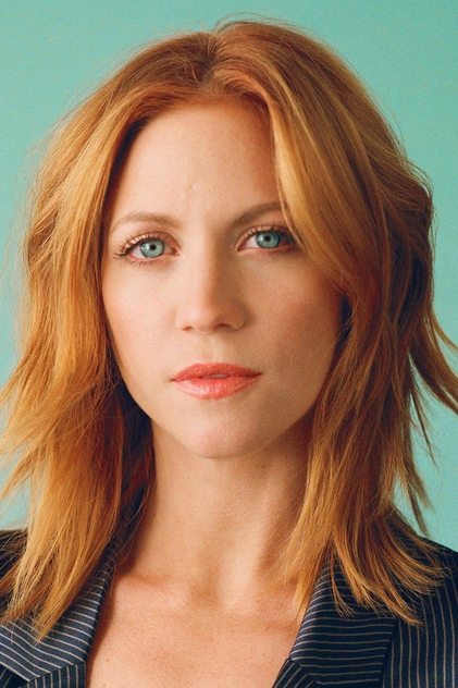 Brittany Snow como Piper Ashford