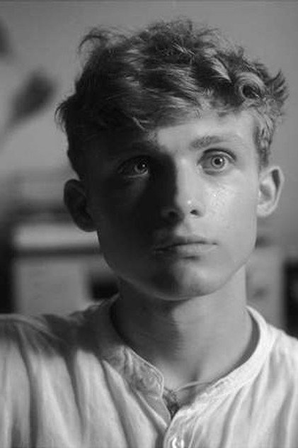 Hubert Miłkowski como Young Paweł