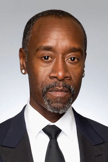 Don Cheadle como James 'Rhodey' Rhodes