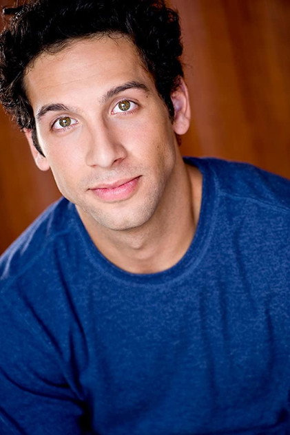 Rick Glassman como Edward